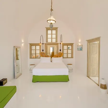 Nano Oia *