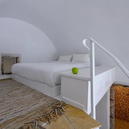 Nano Oia