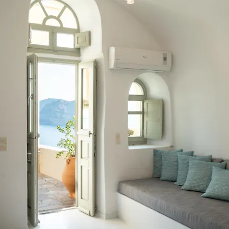 Nano Oia Villa